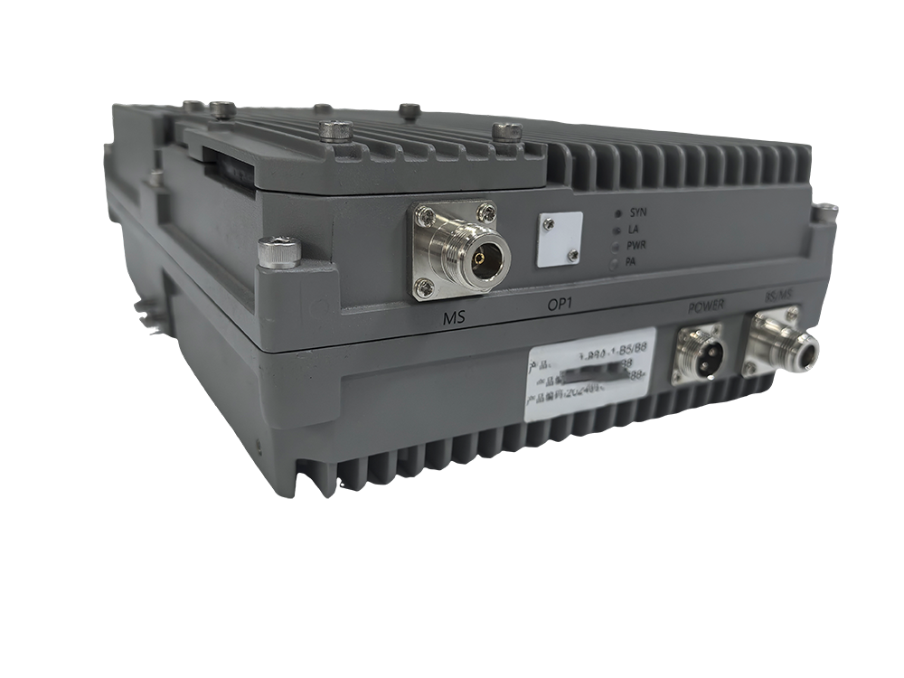  广灵三频手机信号接收器2000㎡